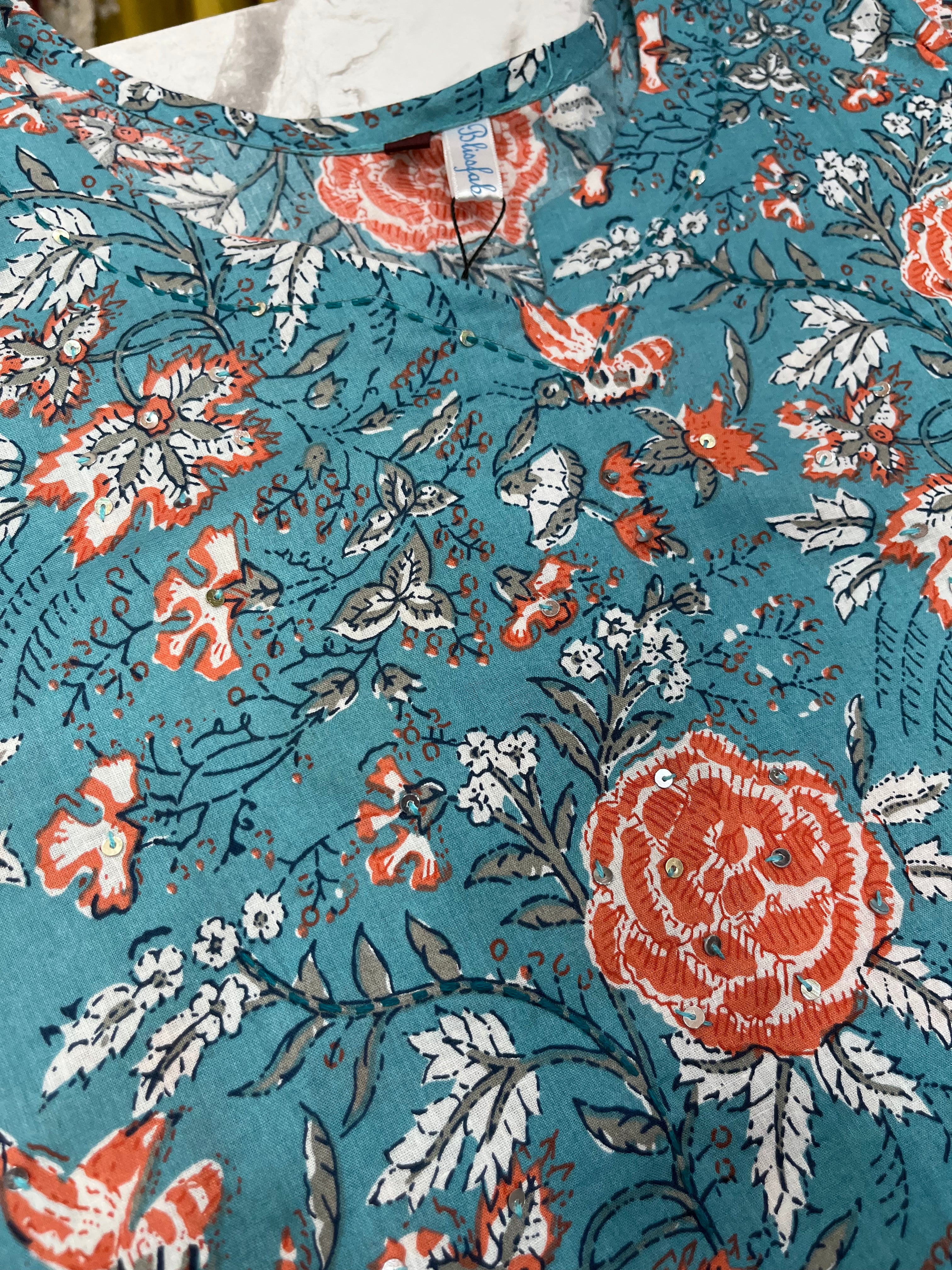 Blue Floral Printed Cotton Straight Kurti